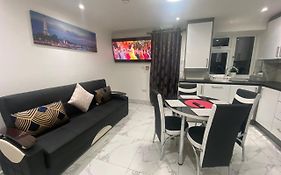 The Royal Boutique Oxford Lodge By London Sleep 6