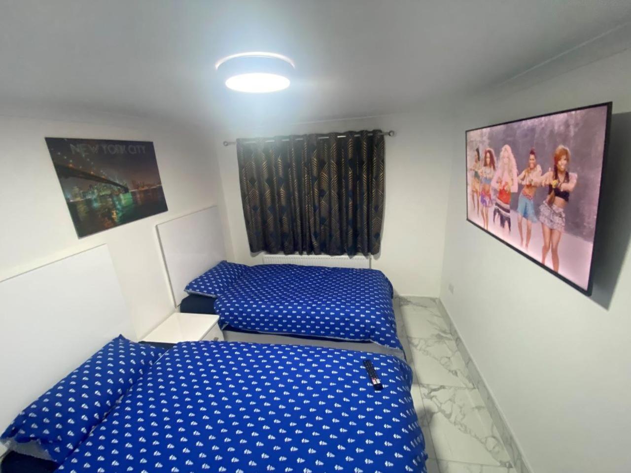The Royal Boutique Oxford Lodge By London Sleep 6 Hayes  Exterior photo