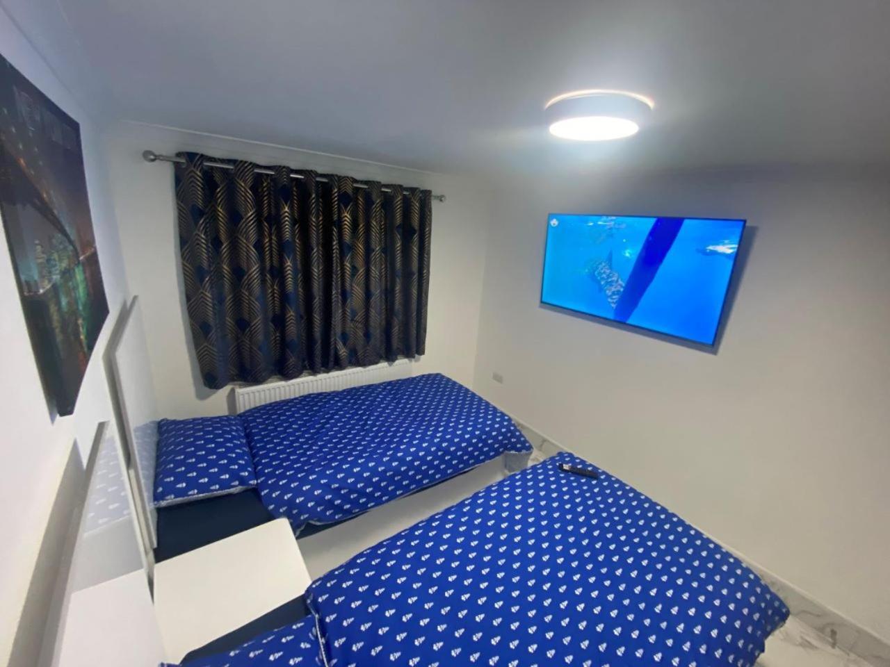 The Royal Boutique Oxford Lodge By London Sleep 6 Hayes  Exterior photo