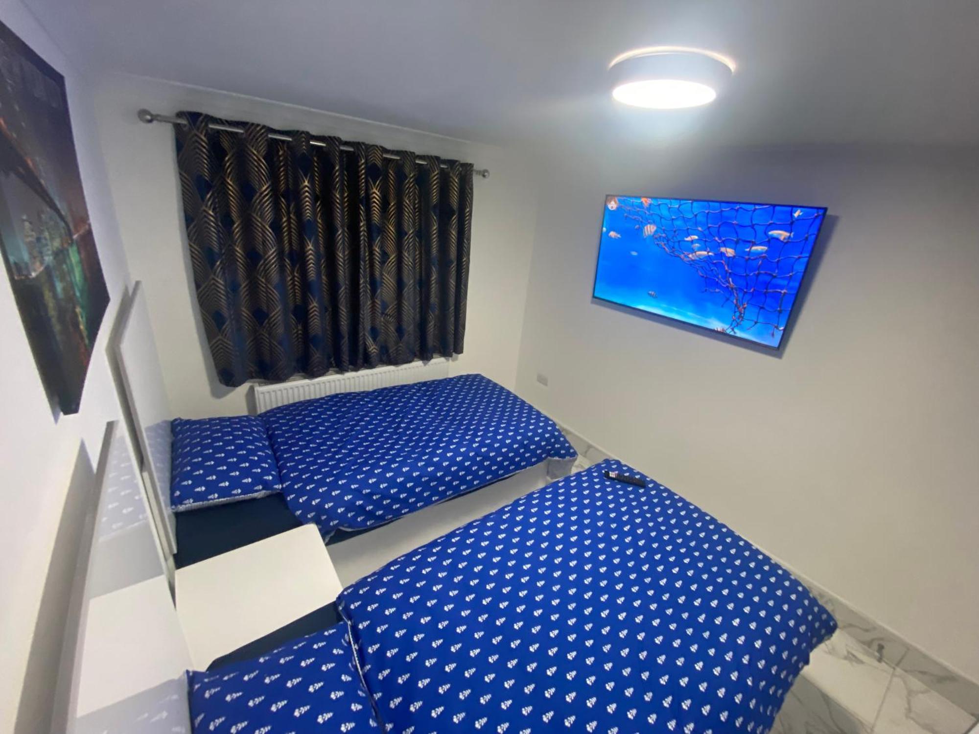 The Royal Boutique Oxford Lodge By London Sleep 6 Hayes  Exterior photo